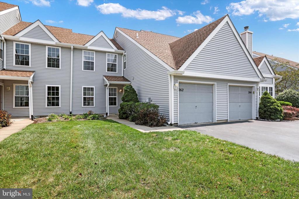 Birch Hollow Dr, Bordentown, NJ 08505