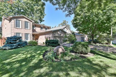 6 Coulson Crt, House other with 4 bedrooms, 4 bathrooms and 6 parking in Markham ON | Image 3