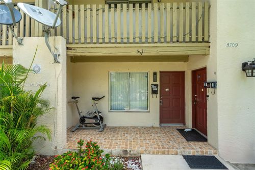 3711 Riverside Dr, Coral Springs, FL, 33065-4707 | Card Image