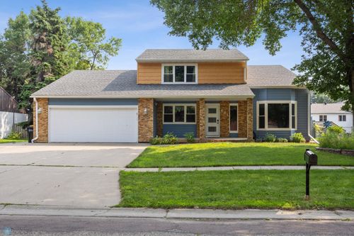 681 Pheasant Run, West Fargo, ND, 58078-3136 | Card Image