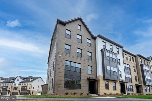 17-14320 Yesler Ave, CHANTILLY, VA, 20151-2542 | Card Image