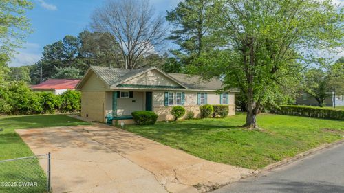 46 Carver Ave, Jackson, TN, 38301-3748 | Card Image