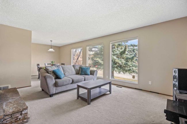 6423 Silver Ridge Drive Nw, Home with 4 bedrooms, 2 bathrooms and 4 parking in Calgary AB | Image 6