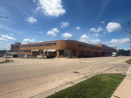 301 W 3rd St, Sterling, IL, 61081-3411 | Card Image