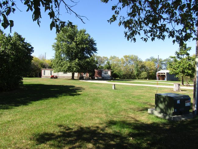 Front Yard | Image 30