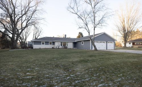 1622 Sharon Ln, GRAFTON, WI, 53024 | Card Image