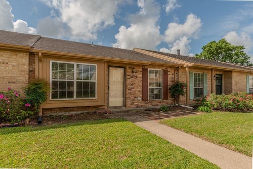 1079 Sunmeadow Dr, Beaumont, TX, 77706-3983 | Card Image