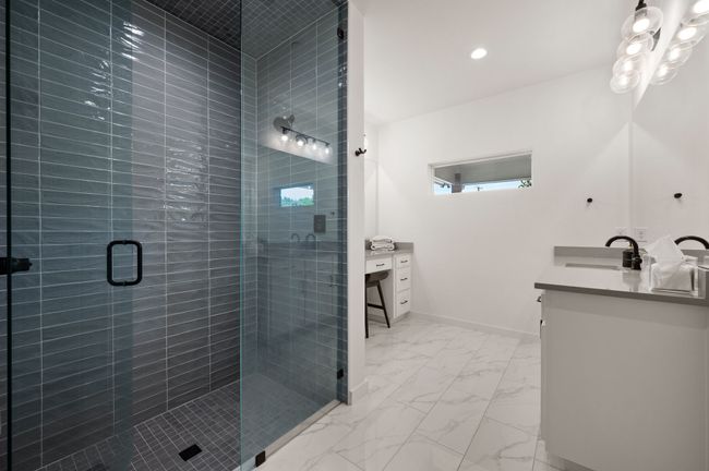 1002 Meadow Bend Loop N, House other with 4 bedrooms, 5 bathrooms and null parking in Grapevine TX | Image 21