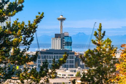 403-211 Summit Avenue E, Seattle, WA, 98102 | Card Image