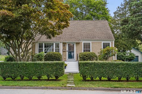 877 S Pine Creek Rd, Fairfield, CT, 06824-6367 | Card Image
