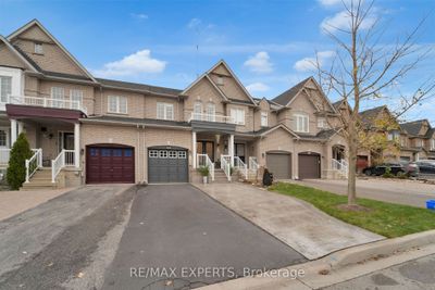 41 Crestbank Crt, House attached with 3 bedrooms, 4 bathrooms and 3 parking in Vaughan ON | Image 2