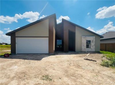 1006 Broken Arrow Drive, House other with 3 bedrooms, 2 bathrooms and 2 parking in Alamo TX | Image 1