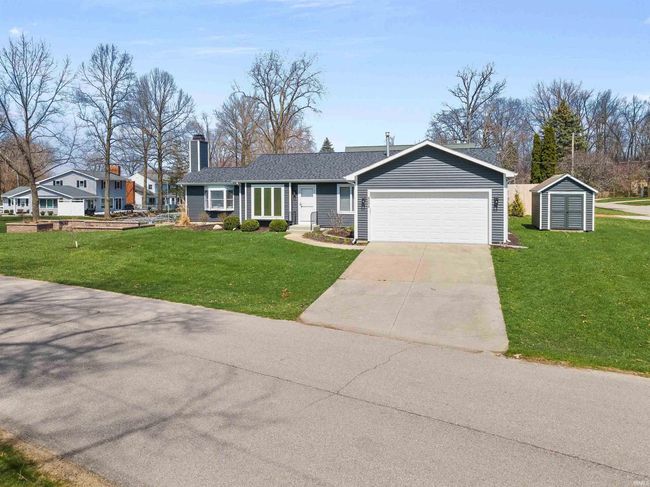 8006 E Cherokee Rd, House other with 3 bedrooms, 2 bathrooms and null parking in Syracuse IN | Image 36