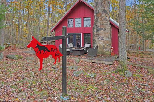 182 Redwood Dr, Terra Alta, WV, 26764-2748 | Card Image