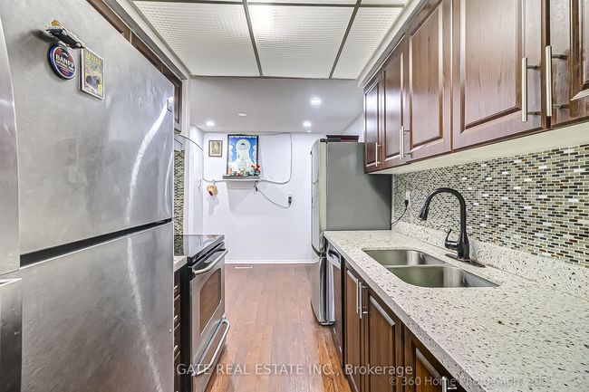 23 Greenwich Cir, Condo with 4 bedrooms, 3 bathrooms and 2 parking in Brampton ON | Image 6