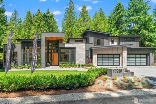 10230 Se 13th Pl, Bellevue, WA, 98004-6727 | Card Image
