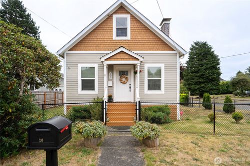 305 W 6th St, Aberdeen, WA, 98520-3307 | Card Image