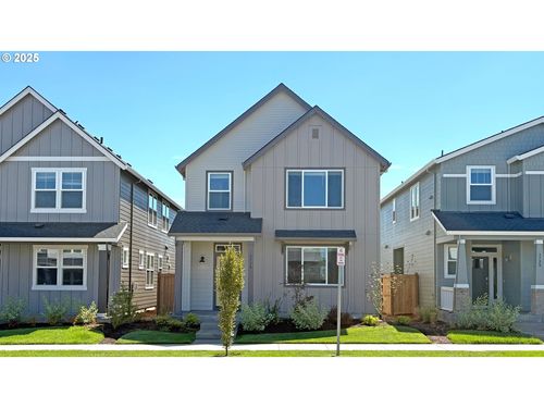 8291 Se Crescent Dr, Hillsboro, OR, 97123-5471 | Card Image