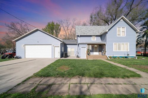 111 S Walnut Ave Avenue, Bridgewater, SD, 57319 | Card Image