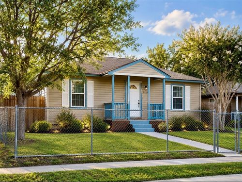4305 Willow St, Corpus Christi, TX, 78411-3651 | Card Image