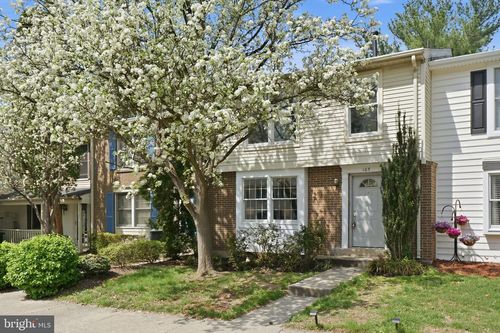 105 Holdcroft Ln, GAITHERSBURG, MD, 20878-2711 | Card Image