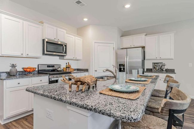 489 Coconut Dr, House other with 4 bedrooms, 2 bathrooms and null parking in Bloomingdale GA | Image 5