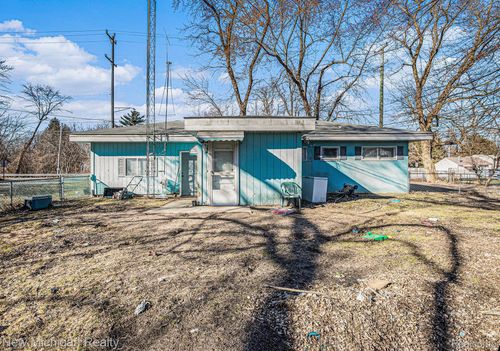 3759 Burtch Rd, Lakeport, MI, 48059-1918 | Card Image