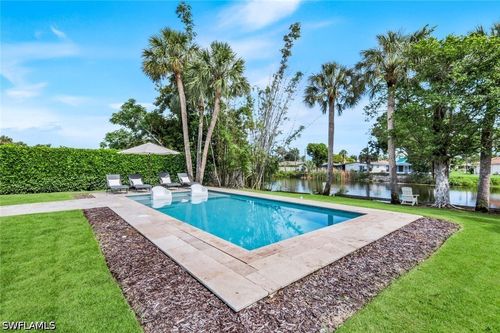 841 107th Ave N, Naples, FL, 34108-1860 | Card Image