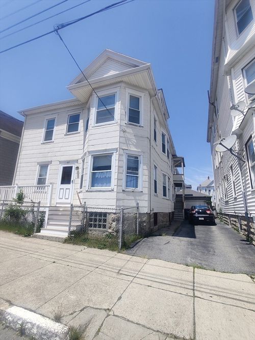 187 Earle St, New Bedford, MA, 02746-2207 | Card Image