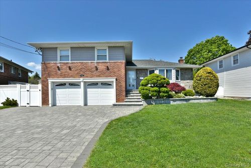 837 Beckman Dr, North Bellmore, NY, 11710-1342 | Card Image