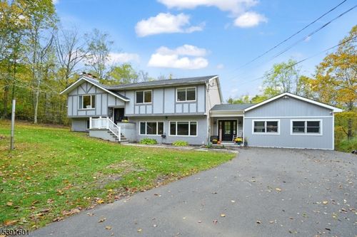 1095 Stillwater Rd, Newton, NJ, 07860-4331 | Card Image