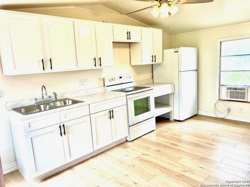 1-8325 Fm 327, Elmendorf, TX, 78112-5722 | Card Image