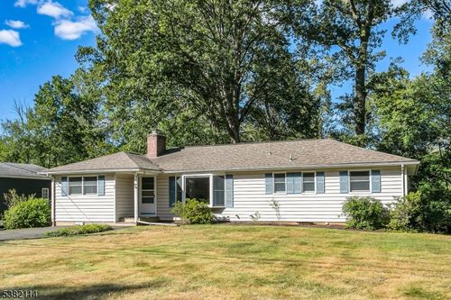 28 Fieldstone Dr, Whippany, NJ, 07981-1711 | Card Image