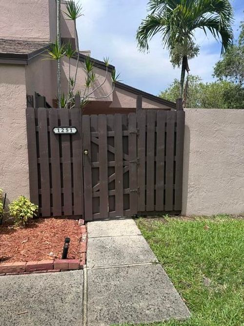1251 Nw 123rd Ave, Pembroke Pines, FL, 33026-3897 | Card Image