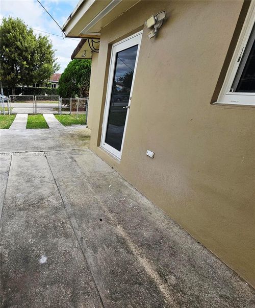 4-9301 Sw 37th St, Miami, FL, 33165-4123 | Card Image