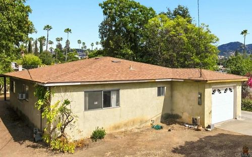9049 Bubbling Wells Rd, Lakeside, CA, 92040-5104 | Card Image