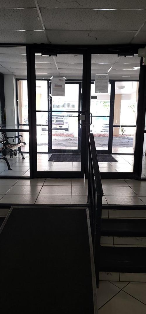 apt-104-4168 Inverrary Dr, Lauderhill, FL, 33319-4503 | Card Image