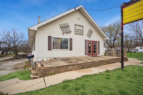 301 W 2nd Ave, Indianola, IA, 50125-2405 | Card Image