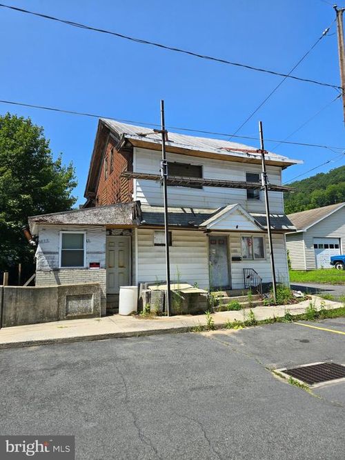 101 Bridge St, MAHANOY PLANE, PA, 17949-8004 | Card Image