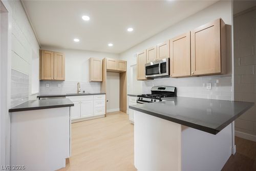 2601 Reynolds Ave, North Las Vegas, NV, 89030-1310 | Card Image
