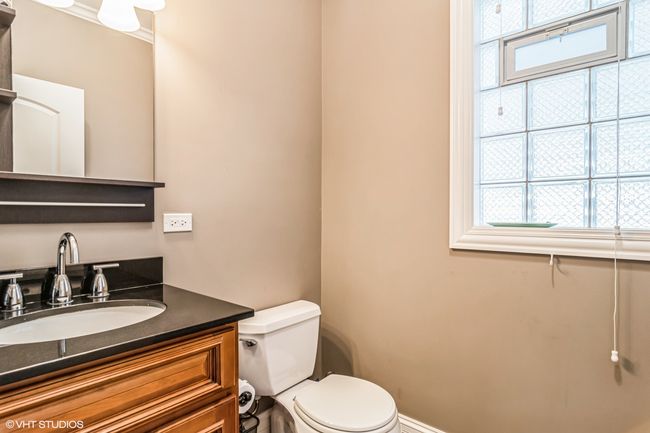 3069 N Elbridge Ave, Home with 2 bedrooms, 3 bathrooms and 2 parking in CHICAGO IL | Image 7