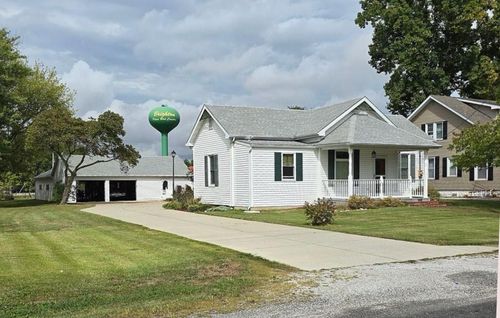 207 W Vine St, Brighton, IL, 62012-1012 | Card Image