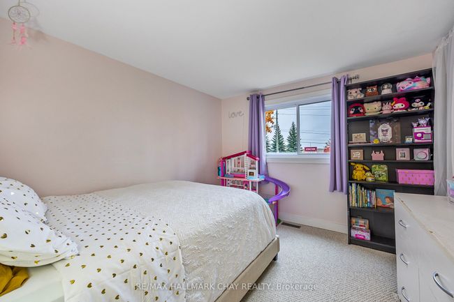 46 Farmingdale Cres, House other with 4 bedrooms, 2 bathrooms and 4 parking in Barrie ON | Image 14