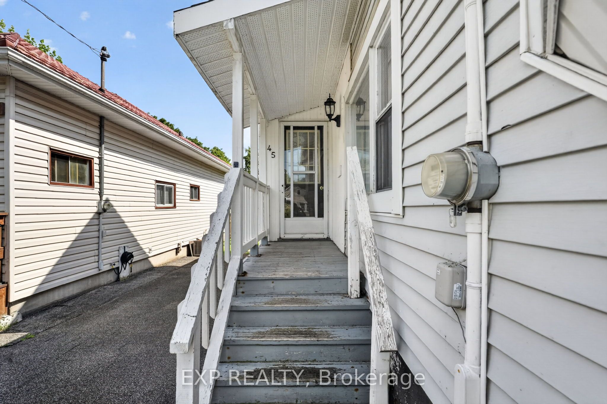 Residential in Fort Erie 5