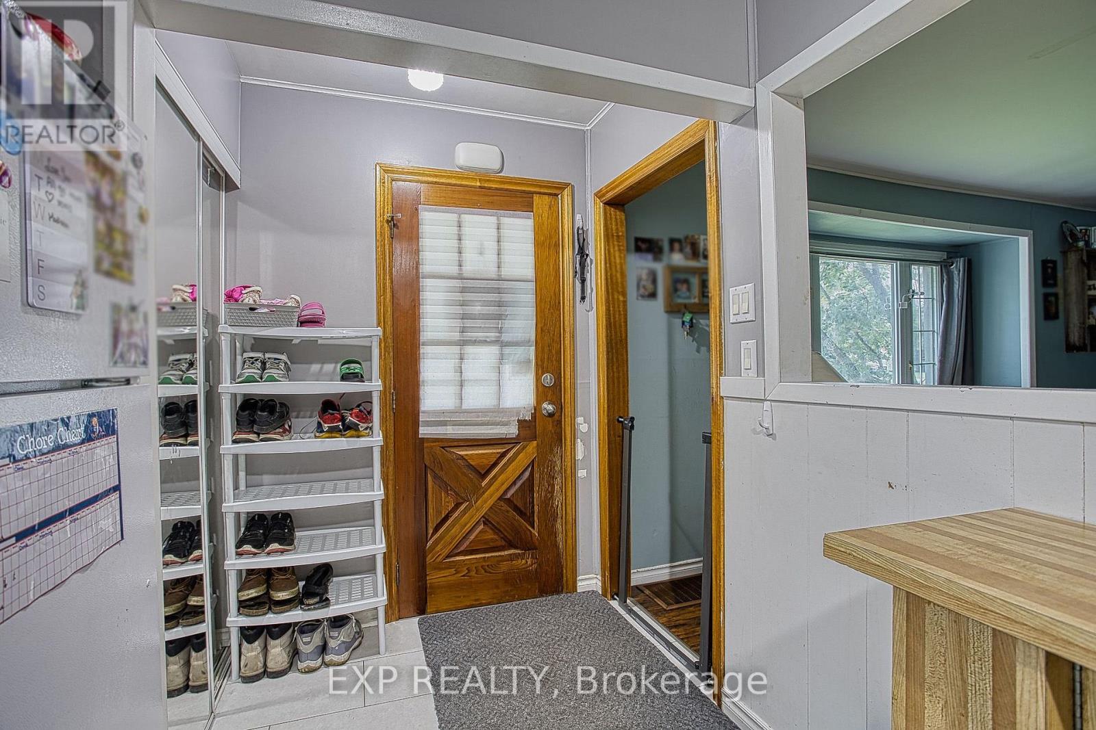 Residential in Hamilton (McQuesten) 3