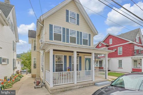 431 Center Ave, Jim Thorpe, PA, 18229-1209 | Card Image