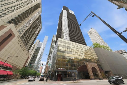 2003-10 E Ontario St, Chicago, IL, 60611-2755 | Card Image