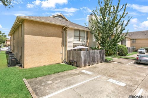 h-1-5243 Buttercreek Ln, Baton Rouge, LA, 70809 | Card Image