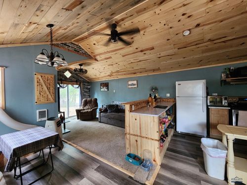 2317 Wilson Ave, Hot Springs, SD, 57747-1123 | Card Image