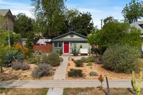 3359 Locust St, Riverside, CA, 92501-2632 | Card Image